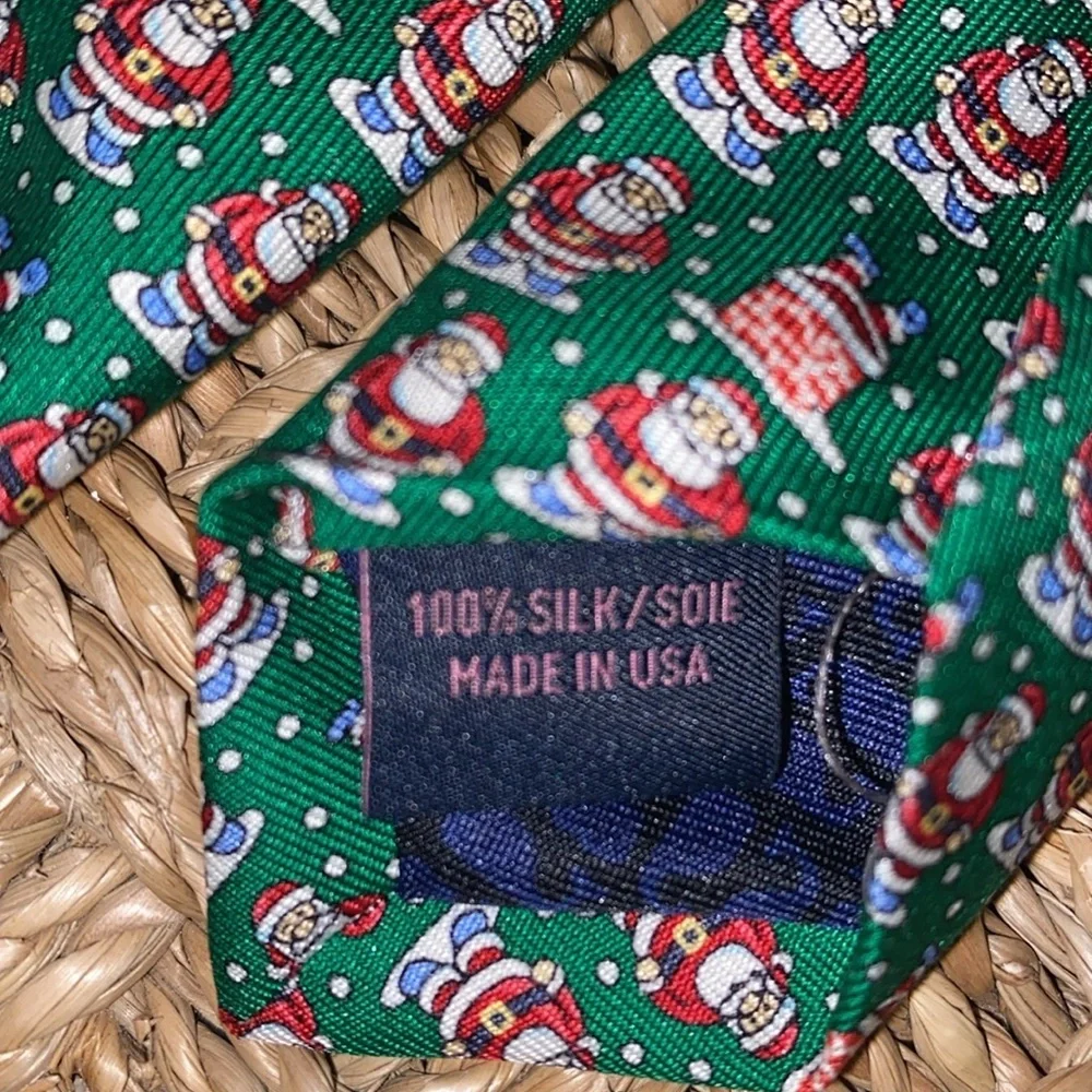NWT vineyard vines Santa Claus Boys Tie 100% Silk